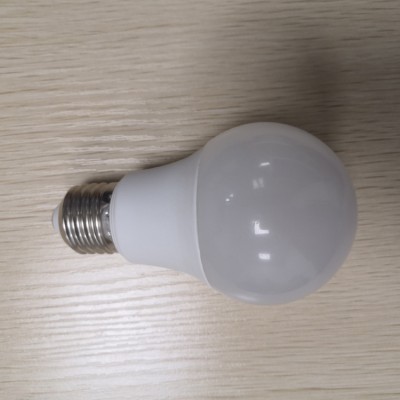 Super bright emergency low energy consumption LED wireless bulb